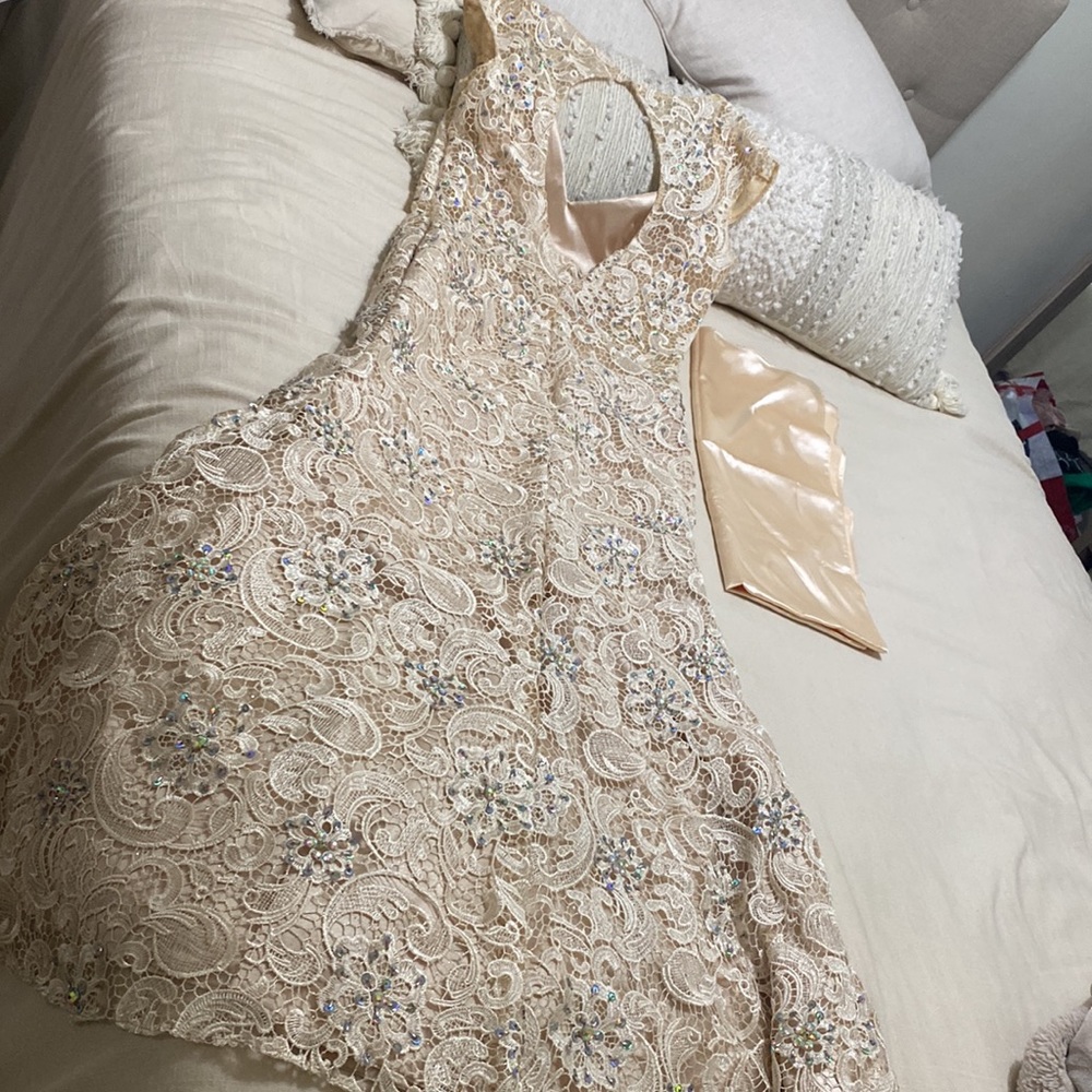 Dress - Picture 4 of 6